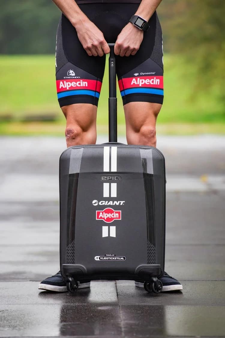 Produktfoto resväska för Giant Alpecin cykelteam