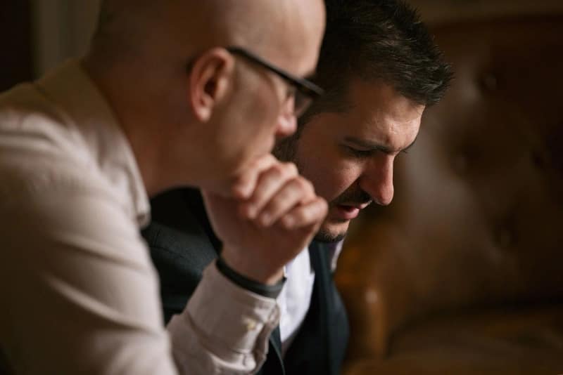 Företagsporträtt två kollegor för Qestit